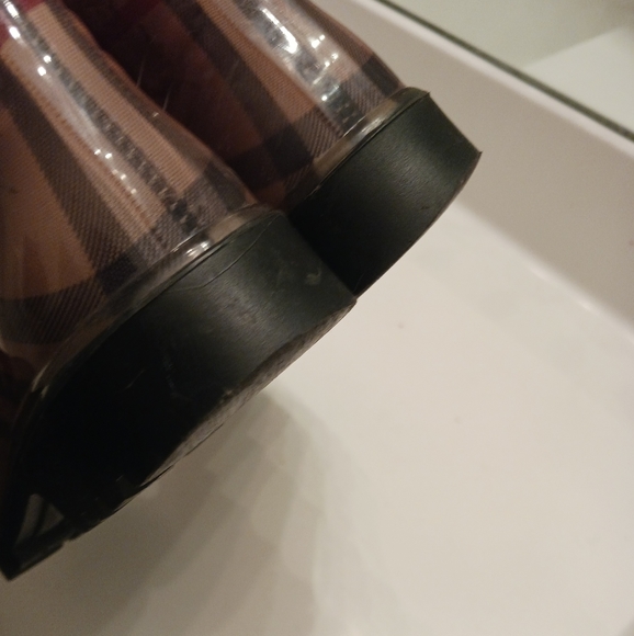 Burberry women's rain boots. - Picture 12 of 12